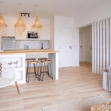 Dos Tres Castelos - Beachfront With Pool By Seeview Pt