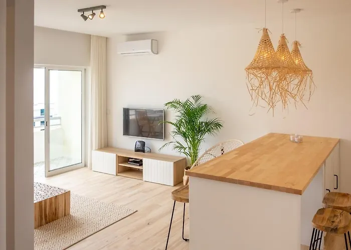 Dos Tres Castelos - Beachfront With Pool By Seeview Pt