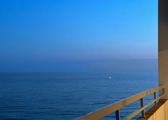 Апартаменты Dos Tres Castelos - Beachfront With Pool By Seeview Pt *