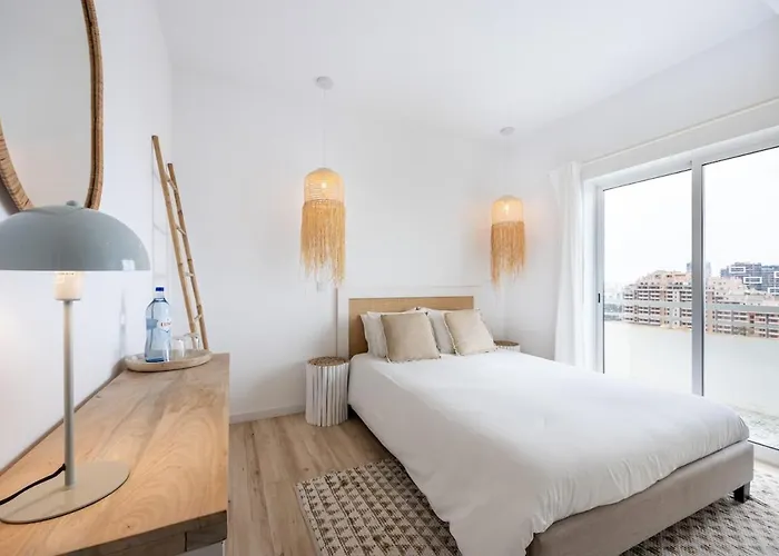 Апартаменты Dos Tres Castelos - Beachfront With Pool By Seeview Pt